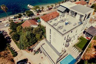 پانسیون Skyview Apartments