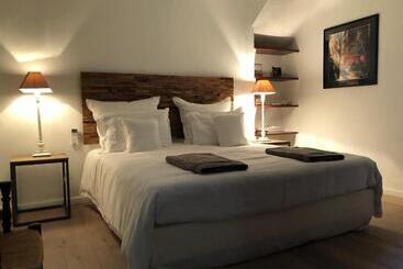 膳宿费 Four De Cony