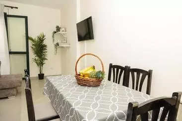 آپارتمان‌های توریست‌ها Bay Inn Apartment Vlore