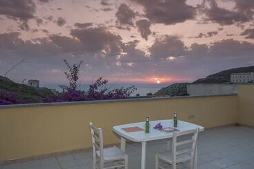 旅馆 Argentiera Inn