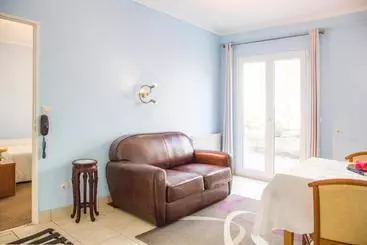 فندق Hostellerie De La Roseraie