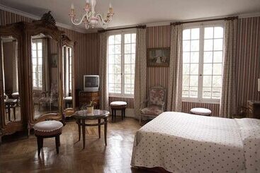 فندق Hôtel Les 3 Falaises