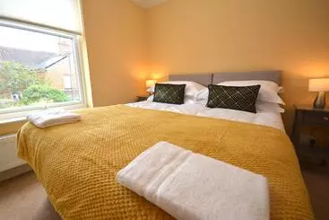 Tourist flats Luxurious Victorian Home By The Sea   Myana House