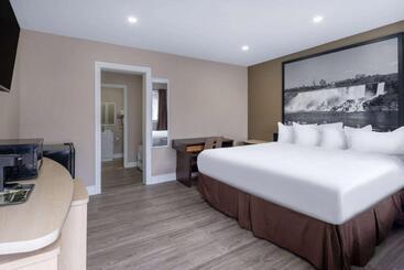 汽车旅馆  Super 8 By Wyndham Niagara Falls On