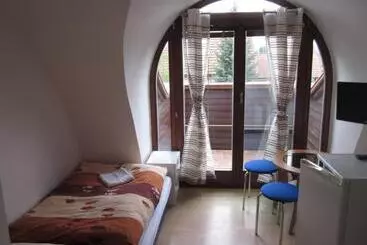 Majatalo Penzion Real