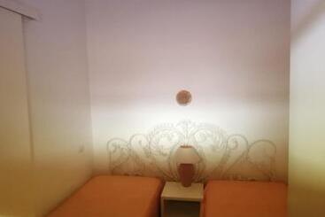 Lägenhetshotell Home Beach Costa Rey