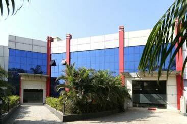 ホテル Nakshatra Regency