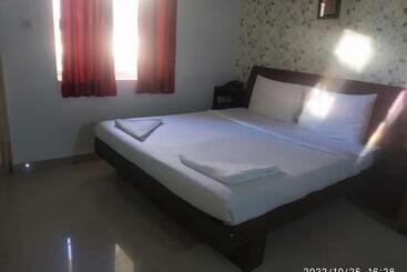 בית מלון כפרי The Green Path Eco