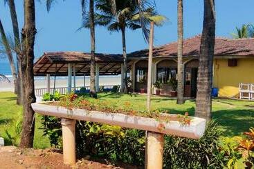 Hotel Xavier S Beach Resort
