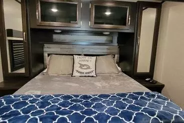 ツーリストアパートメント Brand New Rv Bay Front