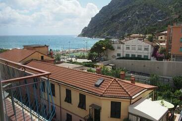 بنسيون Endro S Rooms