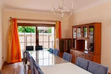 ツーリストアパートメント St Martin S House With Hot Tub