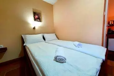 ベッドアンドブレックファースト Virág Panzió