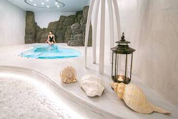 בית מלון כפרי Acroterra Rosa Luxury Suites & Spa