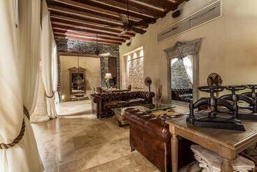 酒店 Bastion Luxury