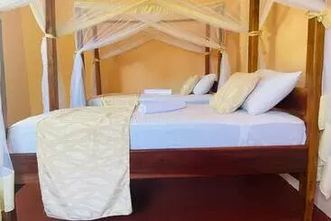 Hotel Maisara Mafia Beach Lodge