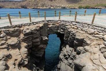 شقق خاصة سياحية Sunset Loft Entire Apart – 5 Min Walk To The Beach