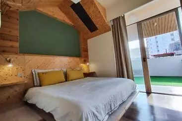 Retkeilymaja 棚棚屋室內帳篷民宿inn