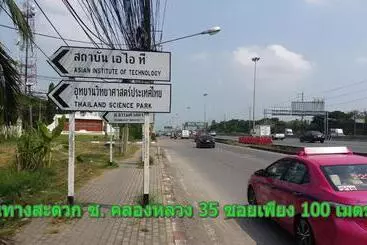 Hotel Natcha Place Tu Rangsit