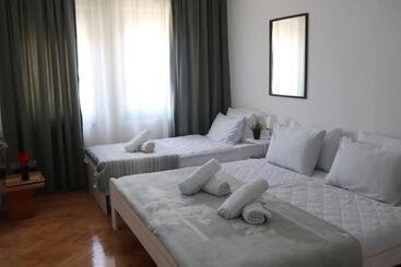 Appartements touristiques Nadia Apartment Ohrid With Lake View
