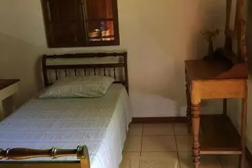 تختخواب و صبحانه Cama Caminho Da Serra