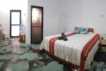 هتل Casa Arrecife Dorado Suite, Fast Wifi & Balcony! Beach Is Steps Away!