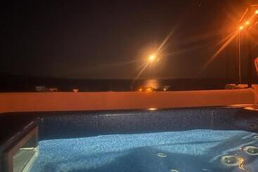 هتل Casa Arrecife   Dorado Suite, Fast Wifi & Balcony! Beach Is Steps Away!