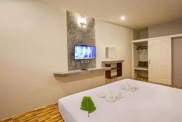 هتل Phangnga Keeree Resort & Gallery