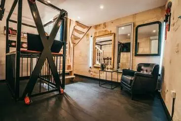 Hotelli Love Bordeaux Playroom Avec Salle De Jeux Pour Adultes Et Lit à Eau Chauffant