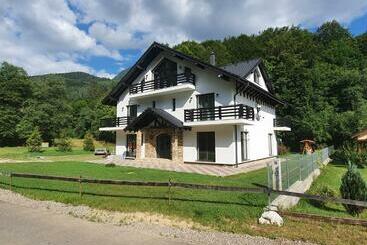 ペンション Casa Montis Rasnov