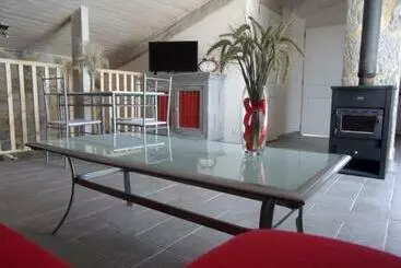 Bed and Breakfast Gîte Le Magnan, 55 M2, Au Calme, Terrasse, Jardin, Piscine Chauffée, Sud Ardèche