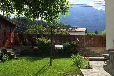 پانسیون Casa Galbena Busteni