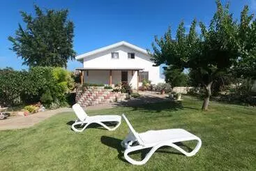 Turistihuoneistot Villa Ettore Tranquil 4 Bed Villa