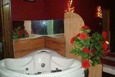 Hotel Vacation House יחידת אירוח פרטית הוד השרון