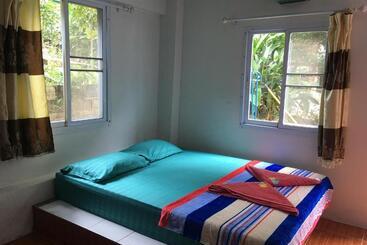 ペンション P Un House