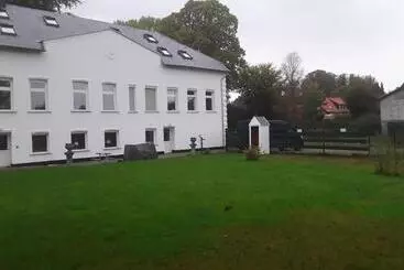 Turistihuoneistot Ferienwohnung Im Palais Rosenlund