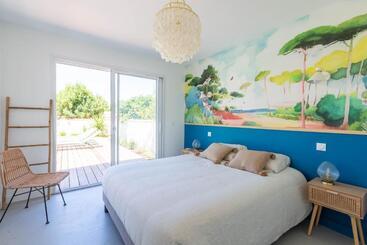 Turistlejligheder Magnifique Récente Villa De Charme Avec Piscine