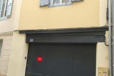 Apartamentos turísticos Agréable Maison Au Centre Historique De Foix Avec Garage