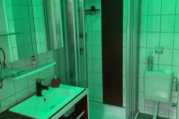 ツーリストアパートメント Best Preis  Gold Suite  Mit Netflix, Self Check In, Ebike Ladestation, Fahrradraum, Wlan, Netflix Un