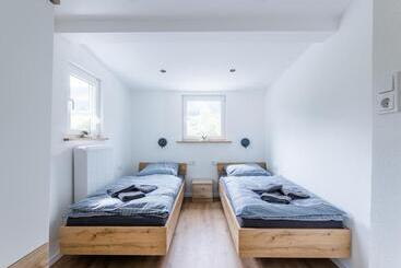 Apartamenty turystyczne Ferienwohnung Kurparkblick Sauerland