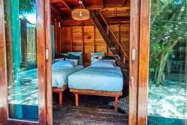 Hotelli Forra Pattaya Beach Front Bungalow