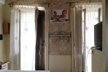 Pensionat Sant Efisio Host