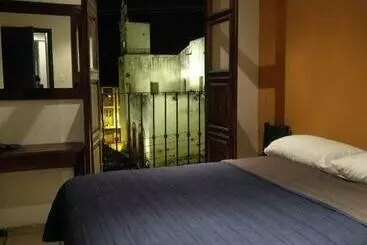 Retkeilymaja Posada  El Jardín