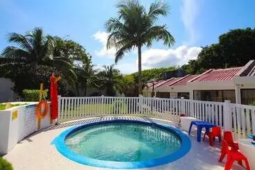 Hotel On Vacation Blue Reef