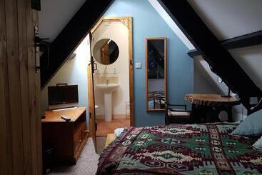 James John Hamilton House And Backpacker Hostel