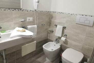 פנסיון Perla Del Sud   Guest House