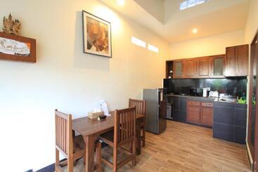 膳宿费 Pondok Buda Merta