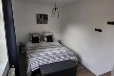 Turistihuoneistot Entre Les Places, Spacieux Avec Parking Gratuit