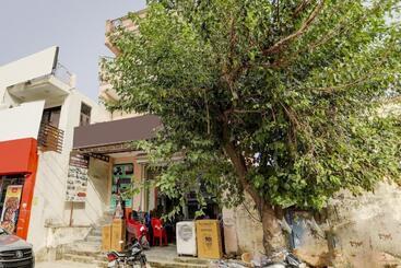 ホテル Oyo 82300 Discovery Inn