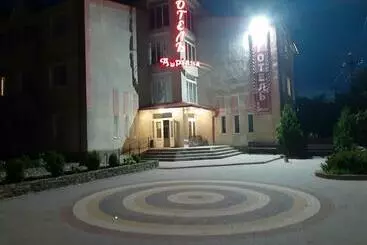 Hotel готель адріана